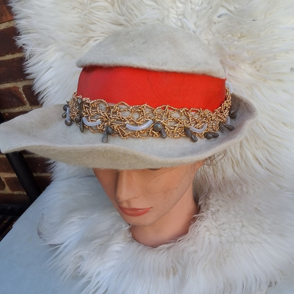 1940s felted wool‎ asymmetrical hat - Picture 1 of 16